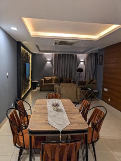 Classy Two-Bed Apartment - Goldcrest Mall and Residency - 2