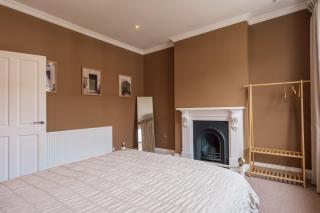 College Avenue Stay - 5