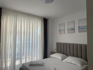 Modern Seaview Apartments - 8