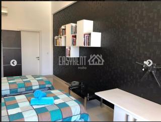 Serenity Large 4 bedroom 2 bathroom- in Swieqi over a valley - Is-Swieqi - 7