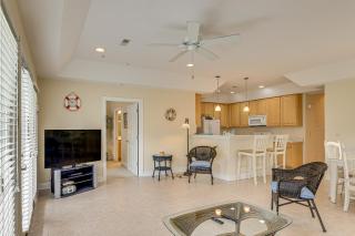 4 Mi to Sunset Beach Resort-Style Family Condo - 5