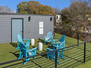 *THE GRETA* - Walkable / Downtown / Rooftop - 8