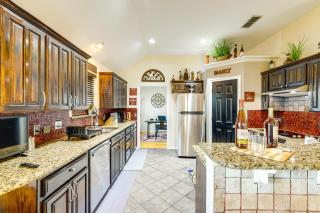 DFW Fun Awaits Family Home in Crowley! - Crowley - 9