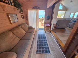 Oceanfront Cabin 3 W Jacuzzi & Impressive Views - Smith River - 4