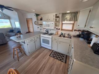 Oceanfront Cabin 3 W Jacuzzi & Impressive Views - 1