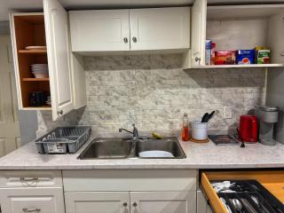 Modern 3BR Riverside Apt with Office and Two Lounges - 2