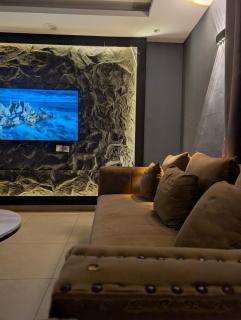 PREMIUM TWO BED APARTMENT IN GOLDCREST MALL AND RESIDENCY By ALVIS SUITE - Lahore - 9