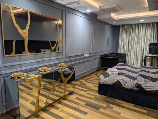 PREMIUM TWO BED APARTMENT IN GOLDCREST MALL AND RESIDENCY By ALVIS SUITE - 1