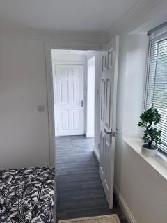 Stylish modern Guest house - Bedford - 7