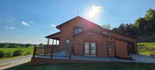 Augustus Lodge Bed & Breakfast - - 4