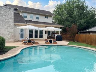 Austin Music Retreat - 5-Bedroom home with Pool and Game Room - Pflugerville - 5