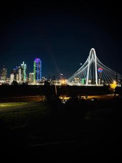 SkyLuxe Five Modern 5BR Home with Dallas Skyline Rooftop Views - 1