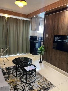 Thatishi's Sandton Apartment - Johannesburg - 4