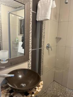 Thatishi's Sandton CBD Apartment - 2