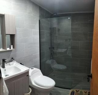 Entire Apartment With Full Kitchen Free Parking & WIFI - 4