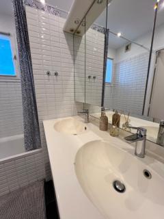 Spacious 2BR Balcony and AC - 4