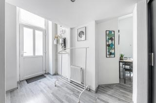 Zichy Courtyard Loft B Comfy Stay with AC - 4
