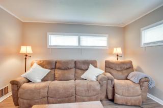 Home Near Kinnick, UI Health and Amish Country - Kalona - 4