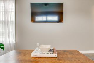 Home Near Kinnick, UI Health and Amish Country - Kalona - 3