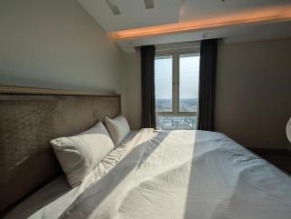 2-BED CLASSIC APARTMENT IN GOLDCREST MALL AND RESIDENCY By ALVIS SUITE - Lahore - 9