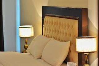 2-BED CLASSIC APARTMENT IN GOLDCREST MALL AND RESIDENCY By ALVIS SUITE - Lahore - 4