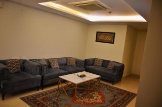 2-BED CLASSIC APARTMENT IN GOLDCREST MALL AND RESIDENCY By ALVIS SUITE - Lahore - 1