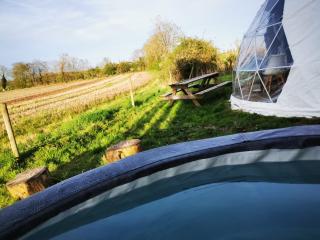 Lookout Domes for Groups upto 12, Hot tub - 8