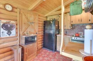 Southwest Montana Ski Country Family Cabin Escape - 1