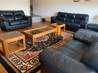 Master Bedroom with attached bathroom - Airdrie - 6