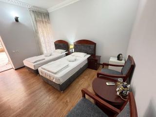 SHOXTUT Boutique - 2