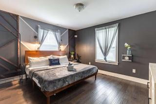 City-Center 2BR Near Attractions - 0