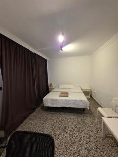 Habitación privada centro málaga cerca de la estación de tren María Zambrano y del centro histórico y de la playa - Málaga - 5