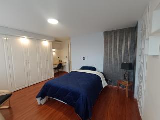 Habitación con baño privado en un departamento con áreas compartidas - Quito - 5