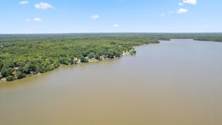 Luxury 4-Acre Lakefront Getaway-Hot Tub, Private Dock, Paddleboards, Pool Table & Karaoke! - Fort Lawn - 8