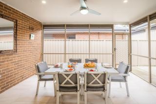27a Dowling St - ducted air con, ground floor, close to the waterfront - 1
