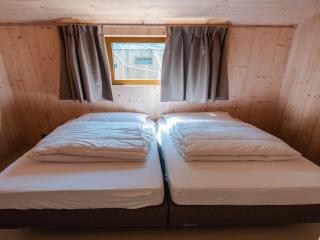 4 Large greenhouses in combination with a beautiful group space for the ultimate get-together - 4