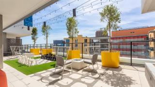 Boulevard Stays Scenic Studio Escape Pool Gym Access & Parking - 3