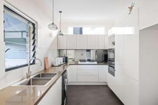 Boutique Detached Single Room Near Light Rail in North Parramatta - Shared Bathroom - 1