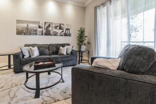 Fabulous Penthouse Apartment LAS VEGAS Strip view with resort amenities! 5 min walk to main attractions! ONLY LONG TERM RENTALS min 30 nights! - Las Vegas - 7