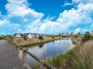 Holiday Home near Marina with Pool - 6