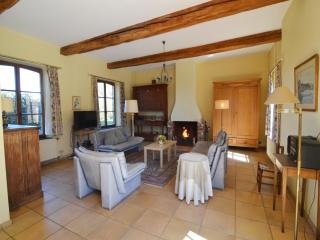 Cottage with Tennis Court - - 9