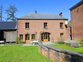Cottage with Tennis Court - - 4