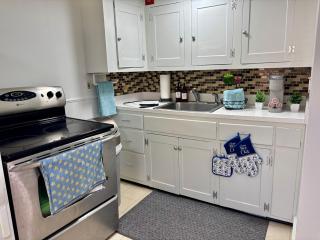 2-Bedroom Retreat in Charming Small Town - Derry - 6