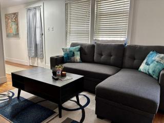 2-Bedroom Retreat in Charming Small Town - Derry - 3