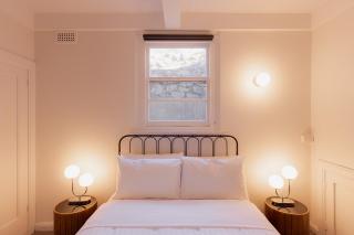 Light and Bright Trevallyn Stay with River Views - 7