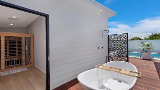 Seascape Blue Bay - A Bali Inspired Studio With Heated Pool - Long Jetty - 3