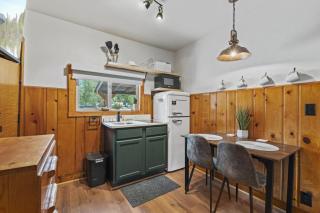 Timber Lodge Cabin 5 - 7