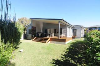 Beach Bliss - pet-friendly central Vincentia home - 9
