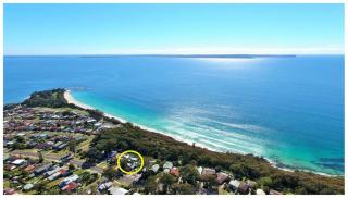 The Hideaway - beach home with large deck - 9