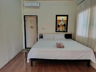 The Daun Puntik HomeStay - 8
